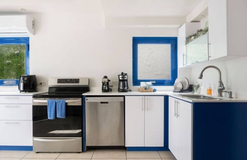 Ocean Park Apartment | Santorini Villa PoolBeachHouse