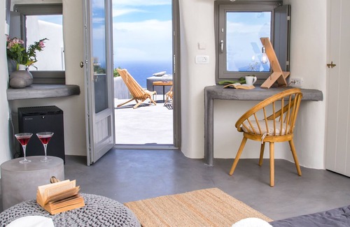 Vourvoulos House | Santorini Villas