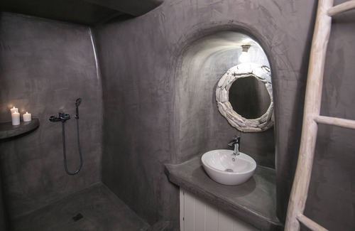 Vourvoulos House | Santorini Villas