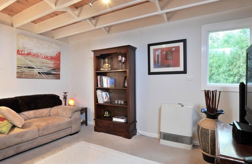 Sassafras Cottage | Santosa Cottage - A two storey cottage nestled in tree ferns, Santosa is perfect just for two.