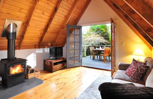 Sassafras Cottage | Santosa Cottage - A two storey cottage nestled in tree ferns, Santosa is perfect just for two.
