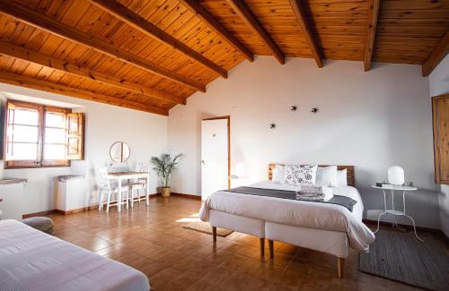 Sant Pere de Torello Hotel | Santuario De Bellmunt