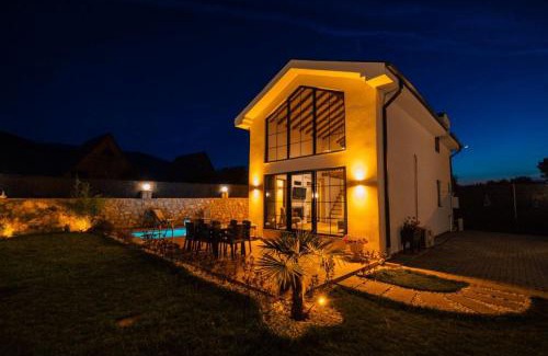 Yanik Villa | Sapanca İnci Suit