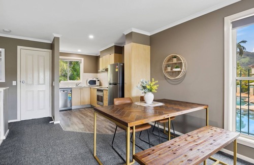Korora Apartment | Sapphire Beach Poolside Retreat
