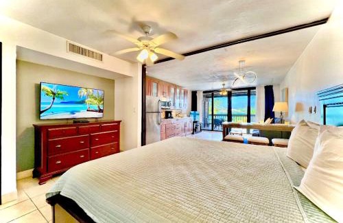 Red Hook Apartment | Sapphire Beachfront Condo - View of Paradise - Free Wi - Fi