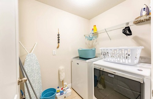 Plymouth House | Sapphire Island/King bed “Rock Springs/Wekiva”