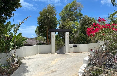 Estate Carolina Villa | Sapphire Peak 2 bed/2 bath amazing views and private pool, AC and generator