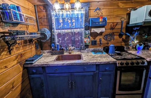 Pittsburg Cabin | Sapphire Springs Cabin, unique, blue + water themed, above Rockcastle River KY!
