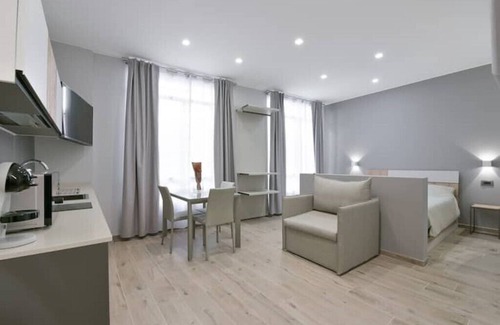 L'antico Ghetto Ebraico Apartment | Sar May Apartment 1 2 steps from the 2 Towers