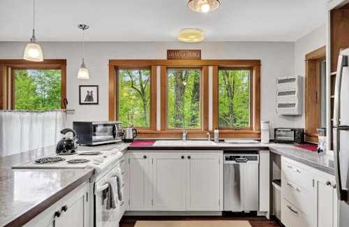 Rotterdam Junction House | Saratoga Guest House