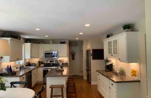 Saratoga Springs House | Saratoga Racetrack and SPAC getaway