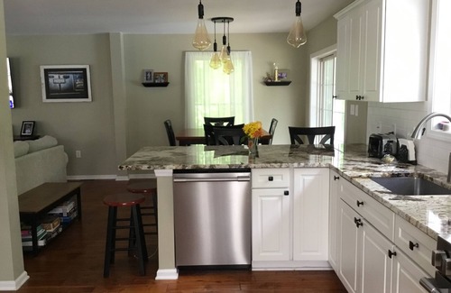 Saratoga Springs House | Saratoga Springs, NY 3 Bedroom Home near SPAC and Racetrack with Pool and AC.