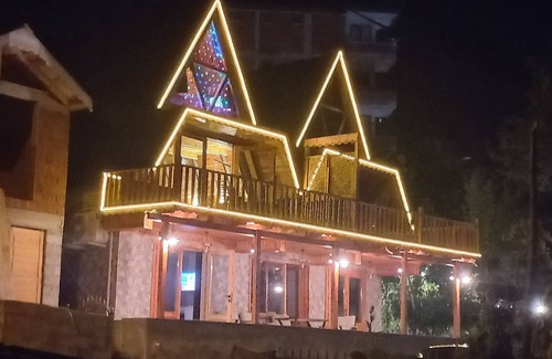 Sarp Ski Chalet | Sarp bungalov