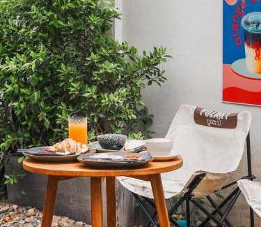 Vientiane Apartment | Sathiti Cafe & Bed, 100 mt from Sihom Night Market