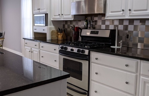 Saugatuck House | Saugatuck - Private Parking! Downtown! Entire House, Sleeps 6, Pets OK!