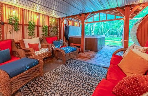 Lake Harmony Estates House | Sauna and 2-Story Deck Luxe Poconos Chalet
