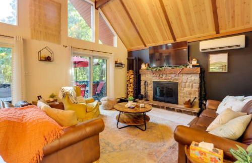 Lake Harmony Estates House | Sauna and 2-Story Deck Luxe Poconos Chalet