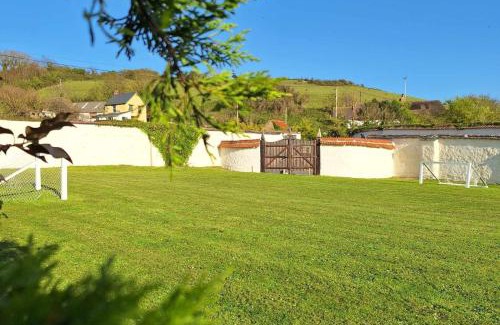 Braunton House | SAUNTON GRANGE 7 Bedrooms