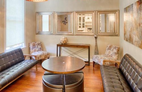 Old West Broad Neighborhood House | Savannah Lez Frederick: Premier