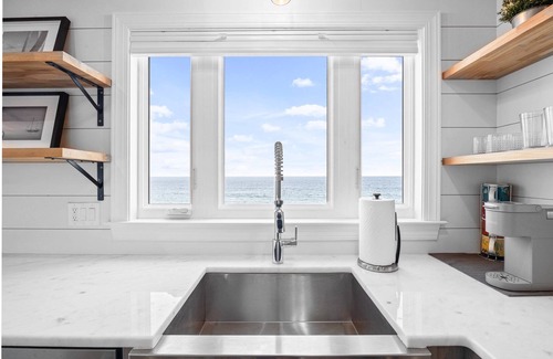 Scituate House | Save 10% on Fall Stays - Book by Nov 21!