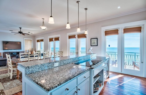 Delos House | Save Sept–Oct!PrivateBch*BeachSvc*Elevator*HeatPool