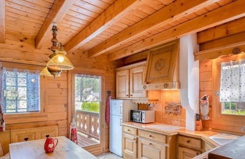 Marlens Ski Chalet | Savoyard Chalet – Stay Between Lake and Mountains