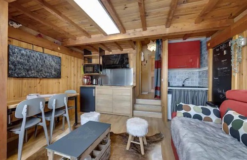Val-d'Isere Apartment | Savoyard style apartment in a cottage