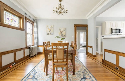 Ampere Apartment | Savvy Traveler 3BR NJ Home with great access to New York City