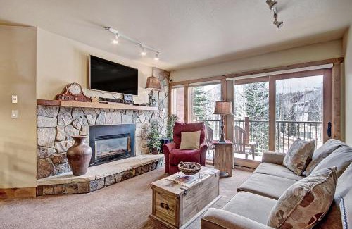 Historic District Apartment | Sawmill Creek Condo 211 by Great Western Lodging