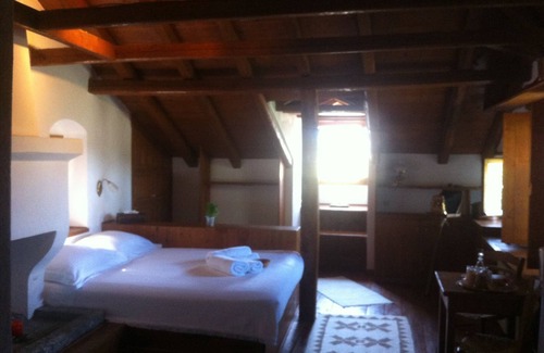 Papigo House | Saxonis Houses Trekking Destination