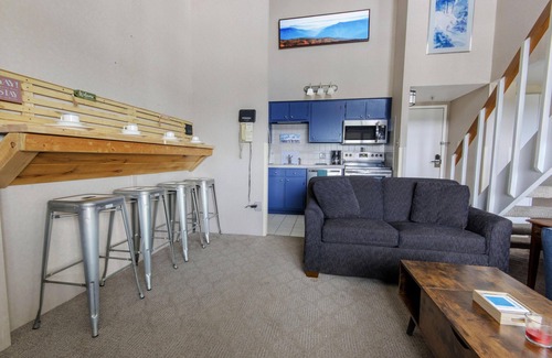 Snowshoe Condo | SC 5313: Appealing 2BR with loft & private balcony. Perfect for summer w/pool!
