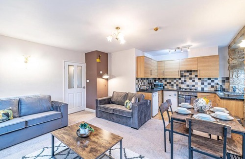 Giggleswick Apartment | Scalebar Bridge End Mill by Guestz