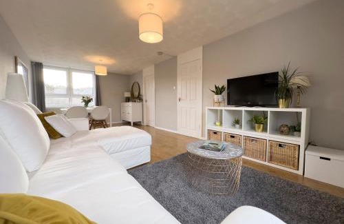 Linlithgow Apartment | Scandi Style Apartment with Stunning Views