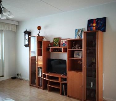 Lahti Apartment | Scandinavian taiteilijan 3h huoneisto
