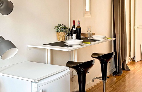 Sceaux Apartment | Sceaux - 01 - Charming Rental in an Old House