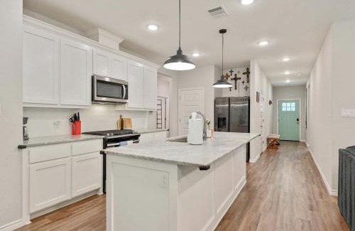 Westfield Village House | Scenic Creekside Retreat with Modern Comforts Near Texas A&M University in College Station, Texas