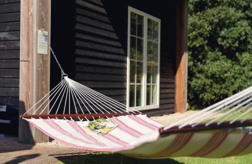 Notter House | Scenic Hideaway in Notter