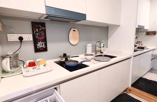 Taman Mutiara Apartment | Scenic Kuala Lumpur Ekocheras condo with Pool Mall and Train