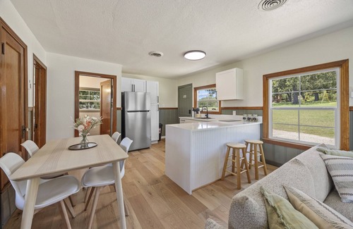 Madill Cabin | Scenic Lake Retreat for groups & Families | 4 private cabins- sleeps 22