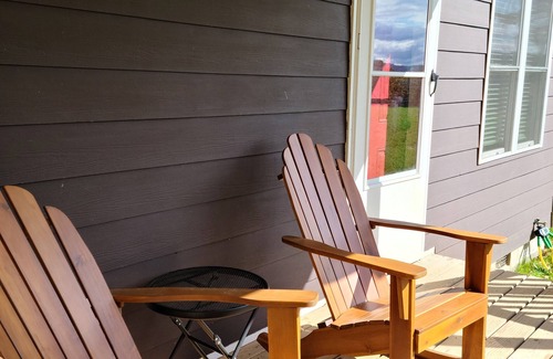 Hood House | Scenic mountain getaway with a firepit and amazing views of mountains and horses