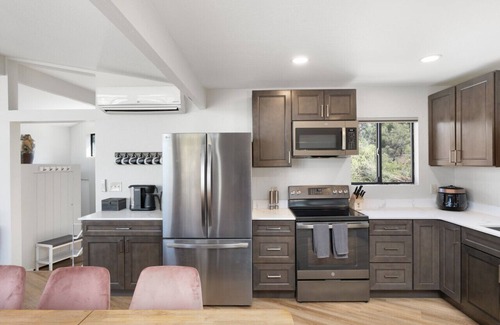 Sedona House | Scenic Sedona Getaway w/Pool & Hot Tub - 5 mins to Cathedral Rock