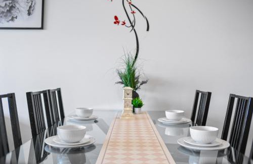 Wentworth Point Apartment | Scenic Skyline view2BR APT close to OlympicPark