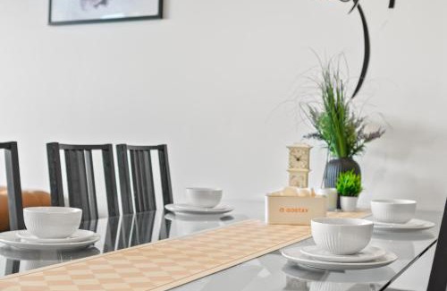 Wentworth Point Apartment | Scenic Skyline view2BR APT close to OlympicPark