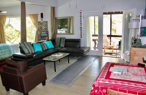 Manchaca Apartment | Scenic Treehouse Apartment