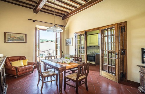 Lastra a Signa Villa | SCENIC TUSCAN VIEWS FROM THE EXCEPTIONAL TERRACE - 230M2, WITH A PRIVATE GARDEN!
