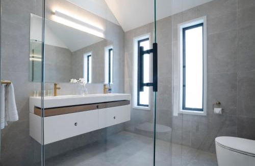 Northcote House | Scenic Views close to the City
