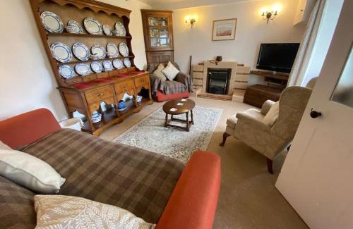 Cwmdu House | Scenic Welsh Cottage in the Brecon Beacons