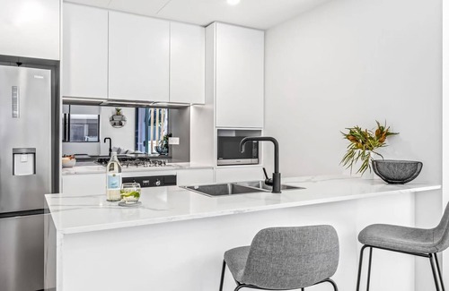 Wollongong CBD Apartment | Scenic Wollongong Gem City Location with Rooftop