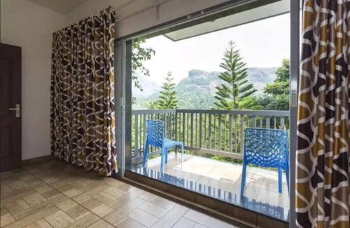 Devikolam House | Sceva's Garden Home - King Bed and Mountain View!n
