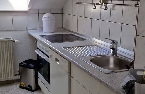 Konigstadten Apartment | Schöne 3 Zimmer Wohnung mit Klimaanlage, Zentral und Naturnah